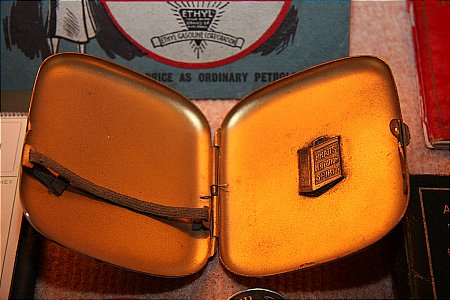 PRATTS CIGARETTE CASE - click to enlarge